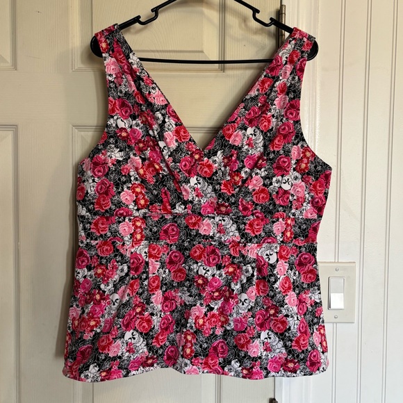 Torrid Skull and Floral Blouse peplum Tank Top Blouse Sleeveless Retro pinup - Picture 2 of 9